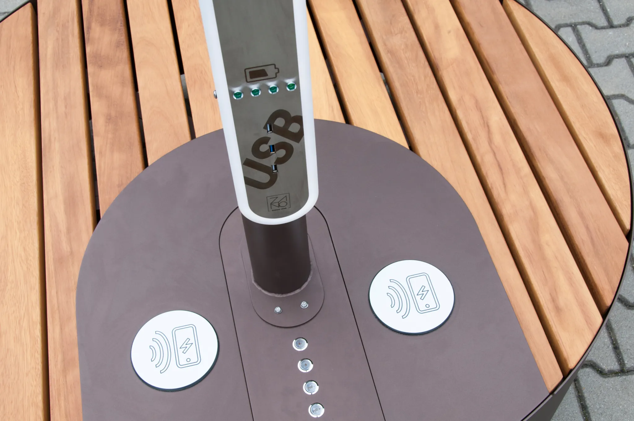 Päikeseenergia jaam iroko-puidust