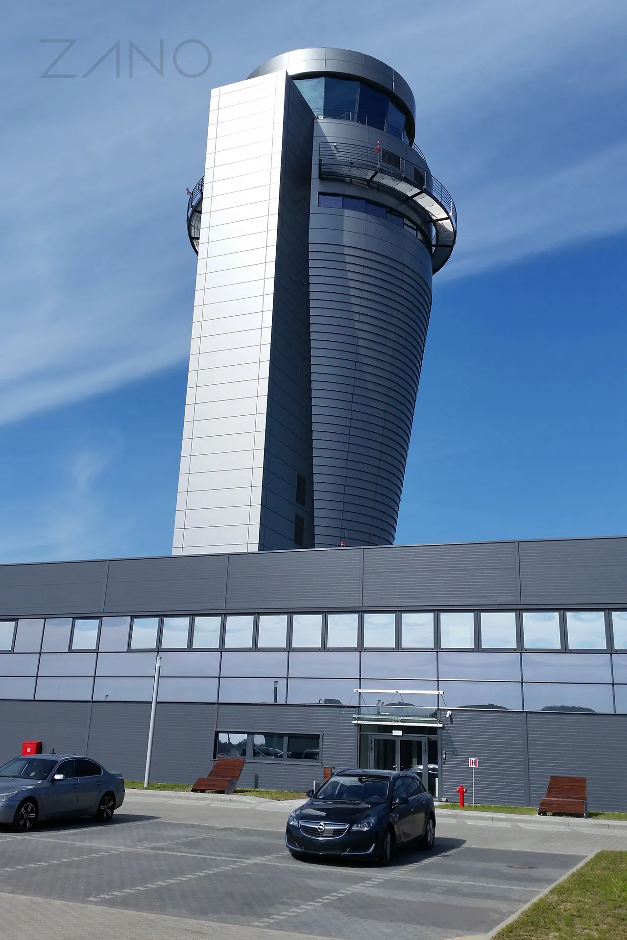 Pyrzowice, Katowice, Duo lamamistoolid