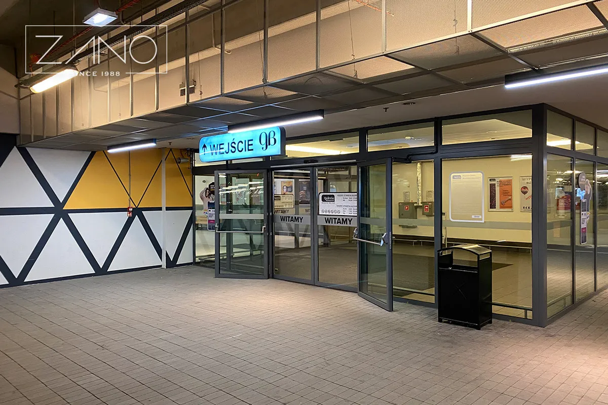 RAL 9005 värviga värvitud terasest prügikast