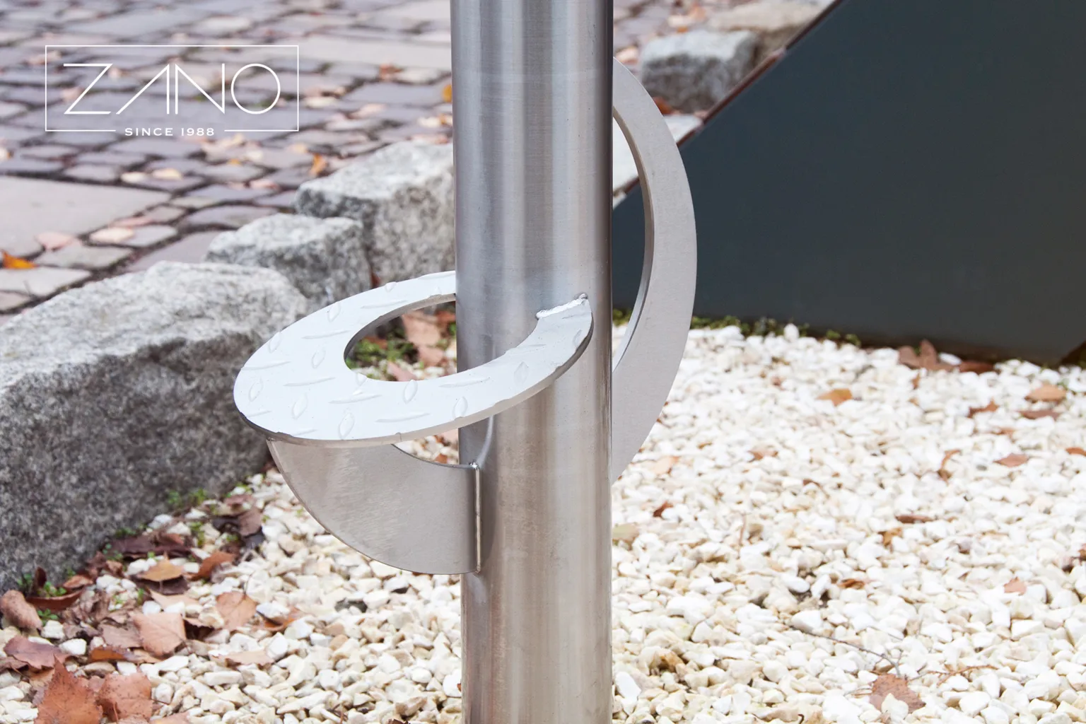 Terasest post – jalgratturite tugipost