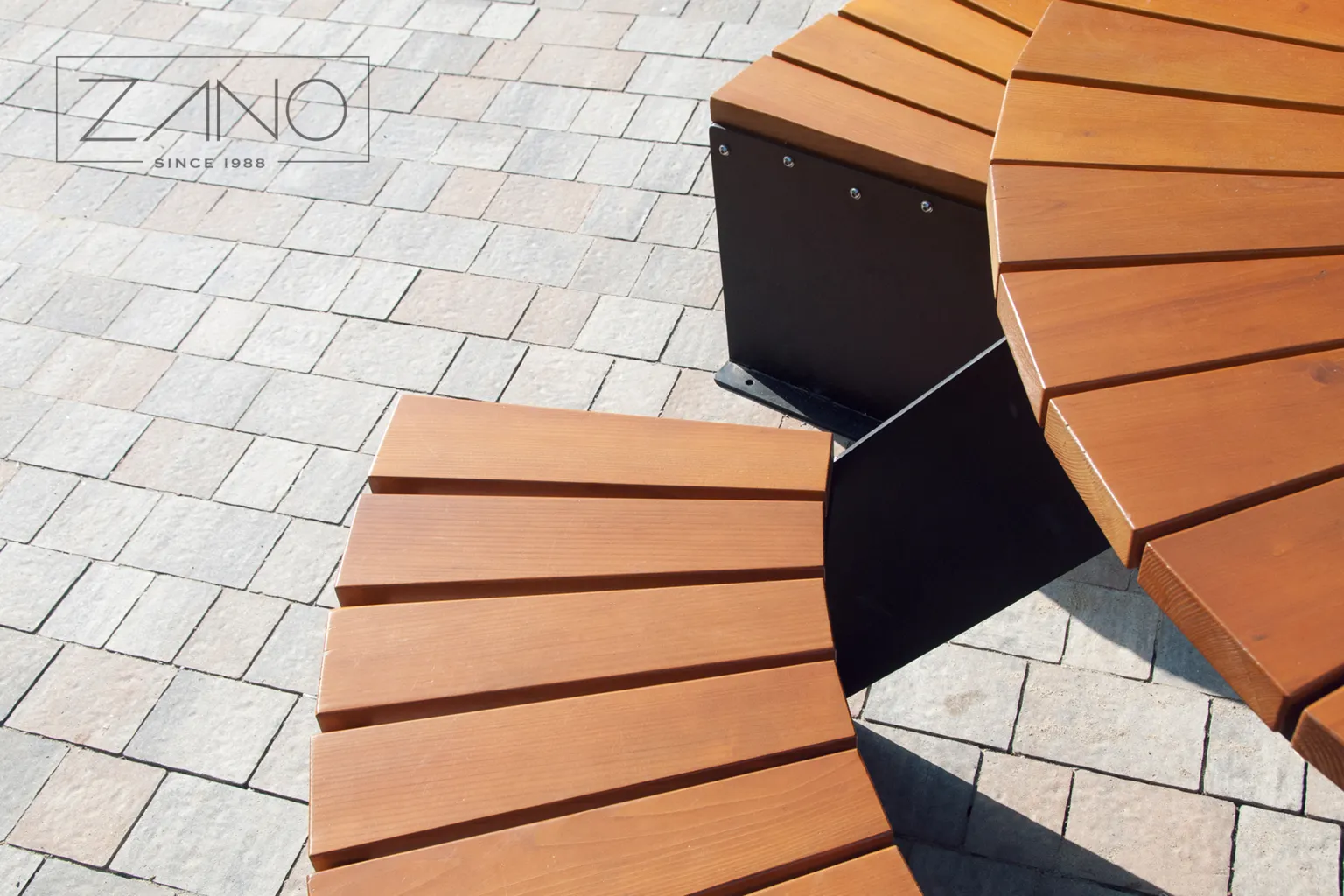 Domino – piknikulaud koos pinkidega