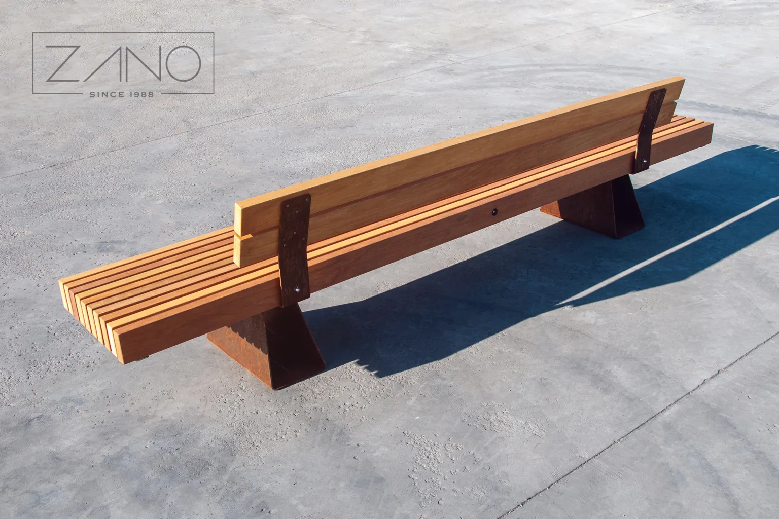 Travetto | Lai pink, millel on corten-teras seljatoega