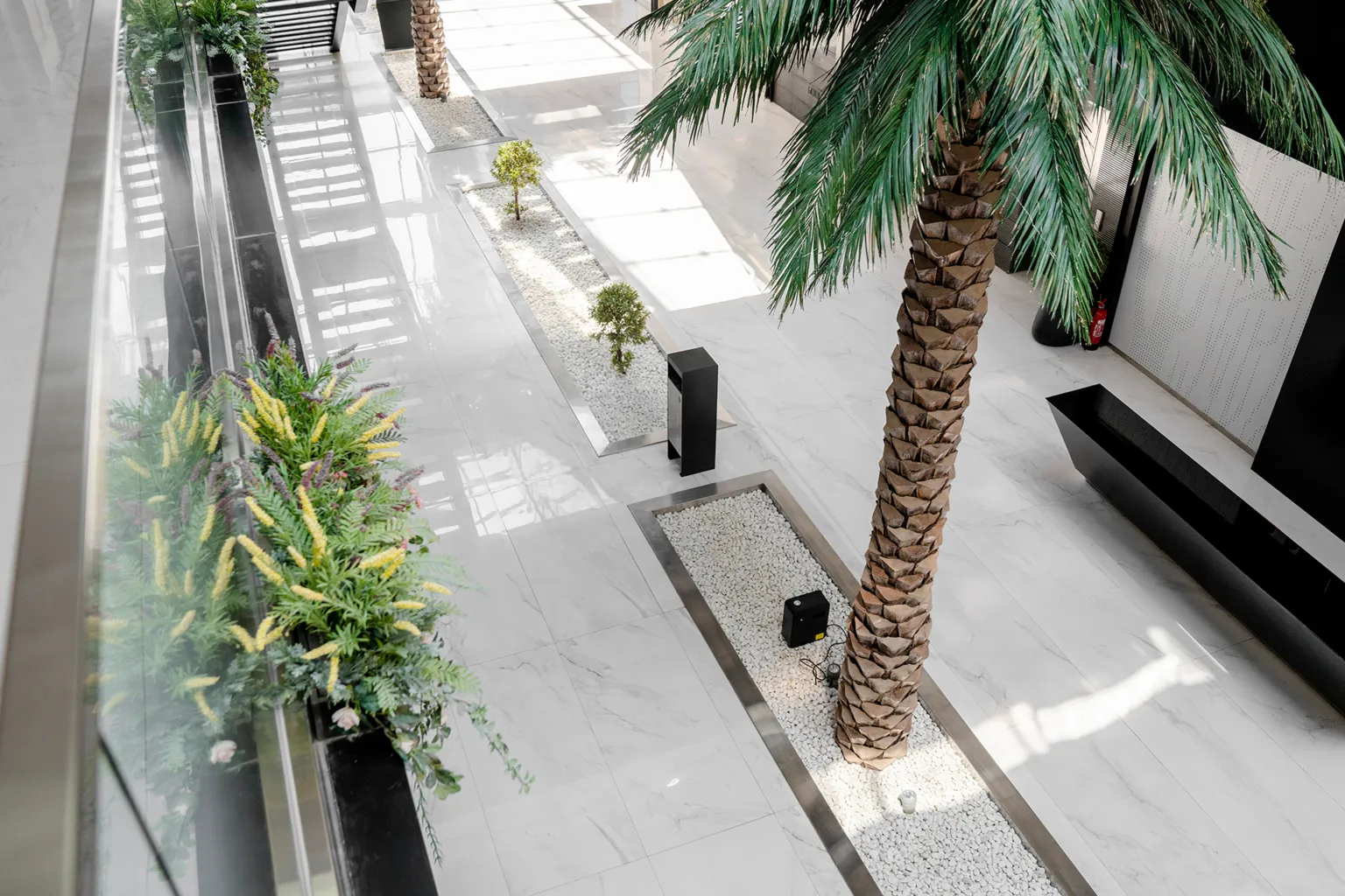 prügikast Simple F F Building, Dubai