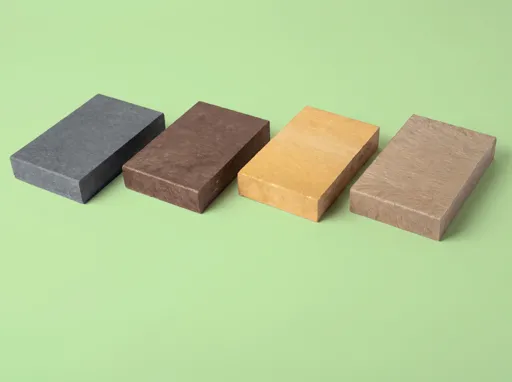 3 kolm värvi, mille hulgast valida