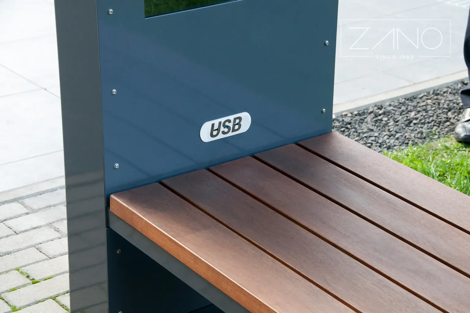 USB-laadimisportid Nova Energia linnapinki